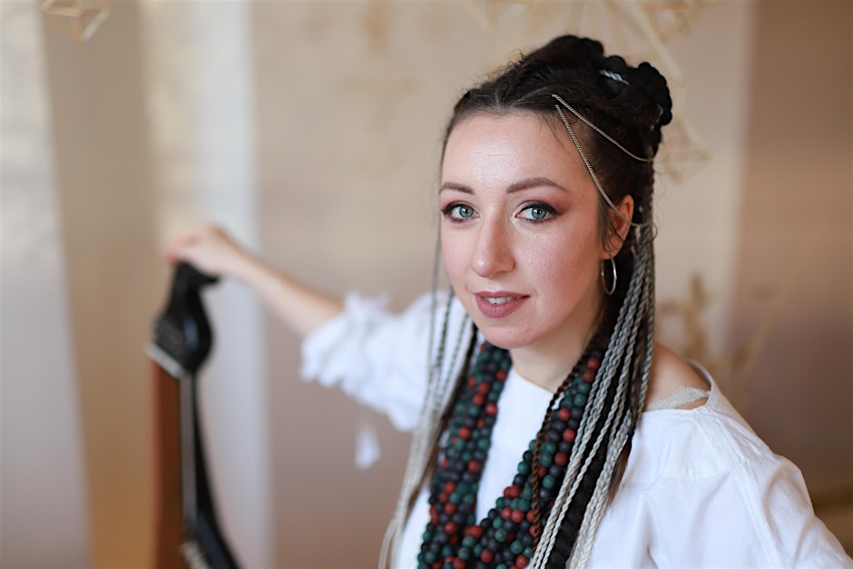 Banduragirl, Ukrainian Folk Music